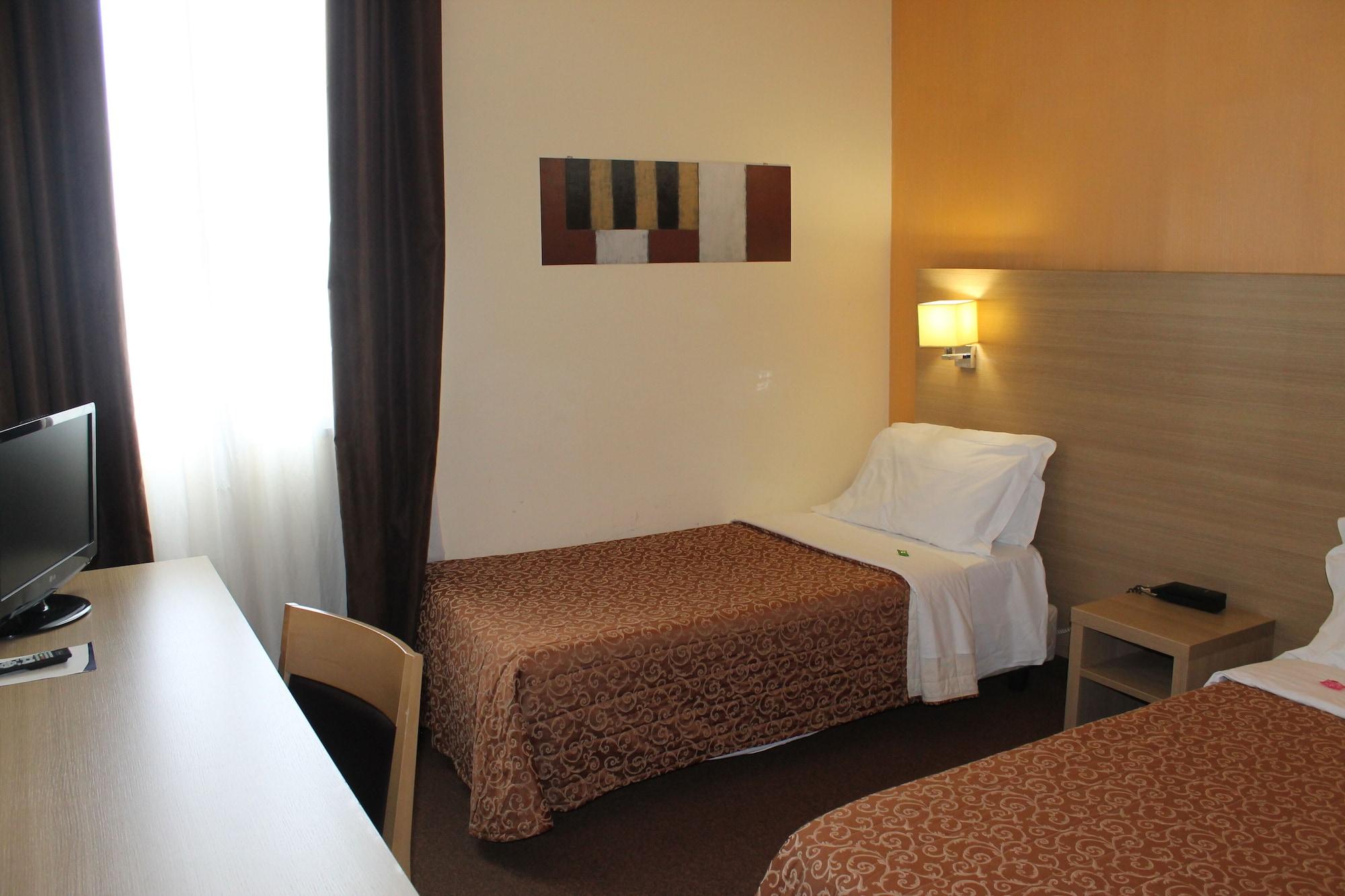Hotel First Calenzano Ngoại thất bức ảnh