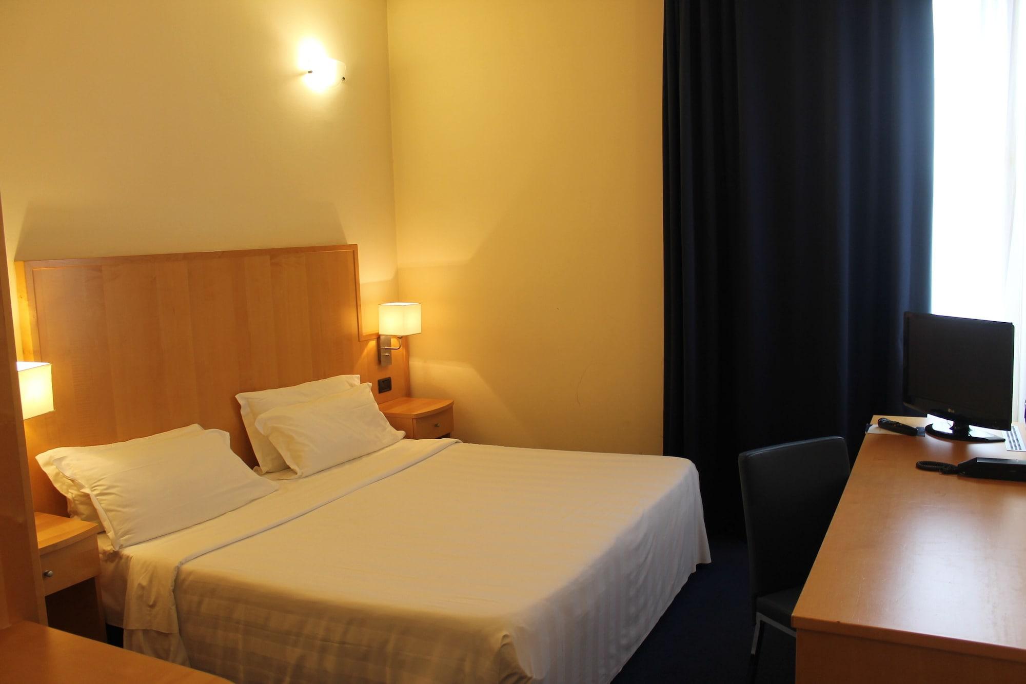 Hotel First Calenzano Ngoại thất bức ảnh