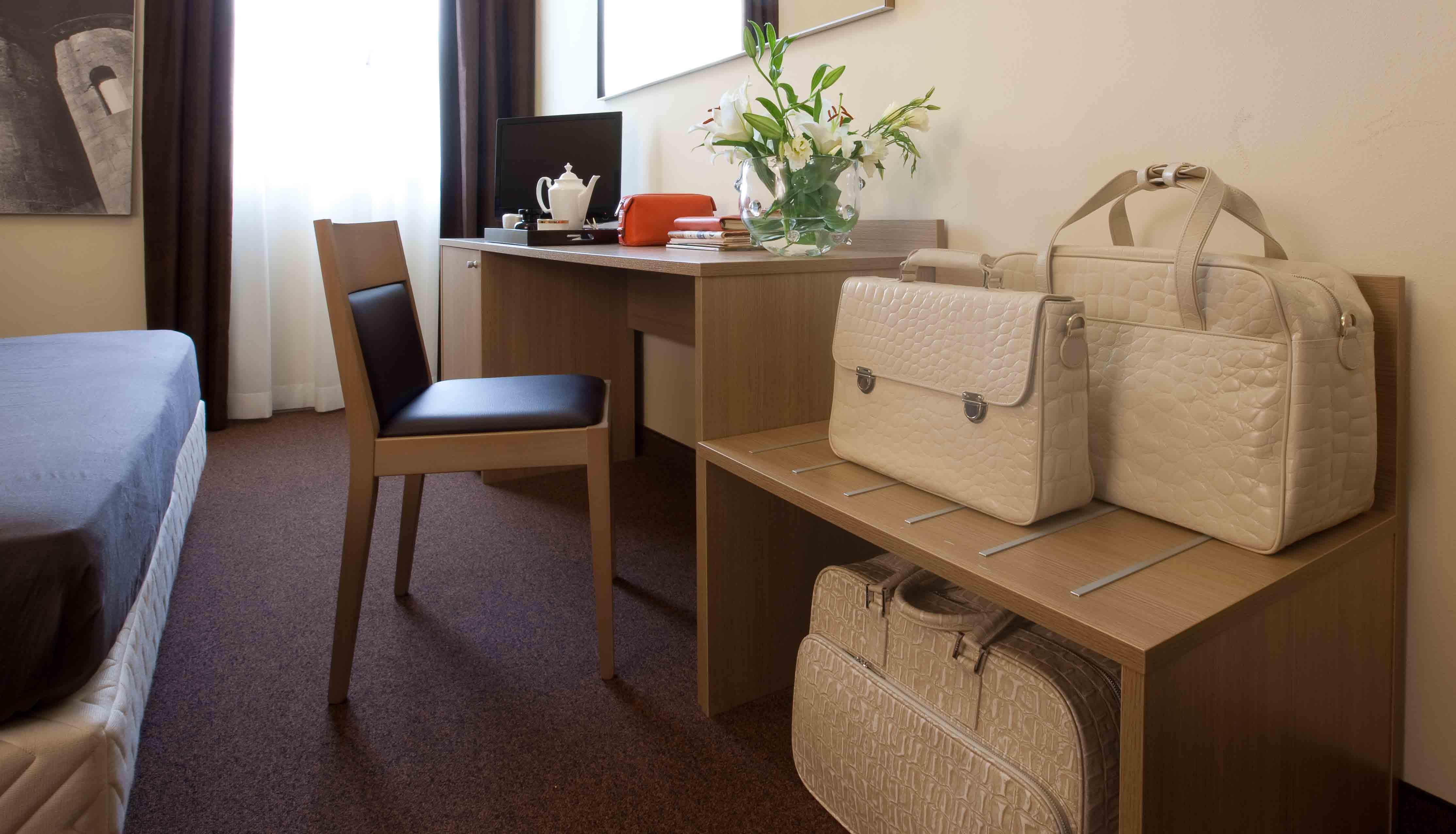 Hotel First Calenzano Ngoại thất bức ảnh