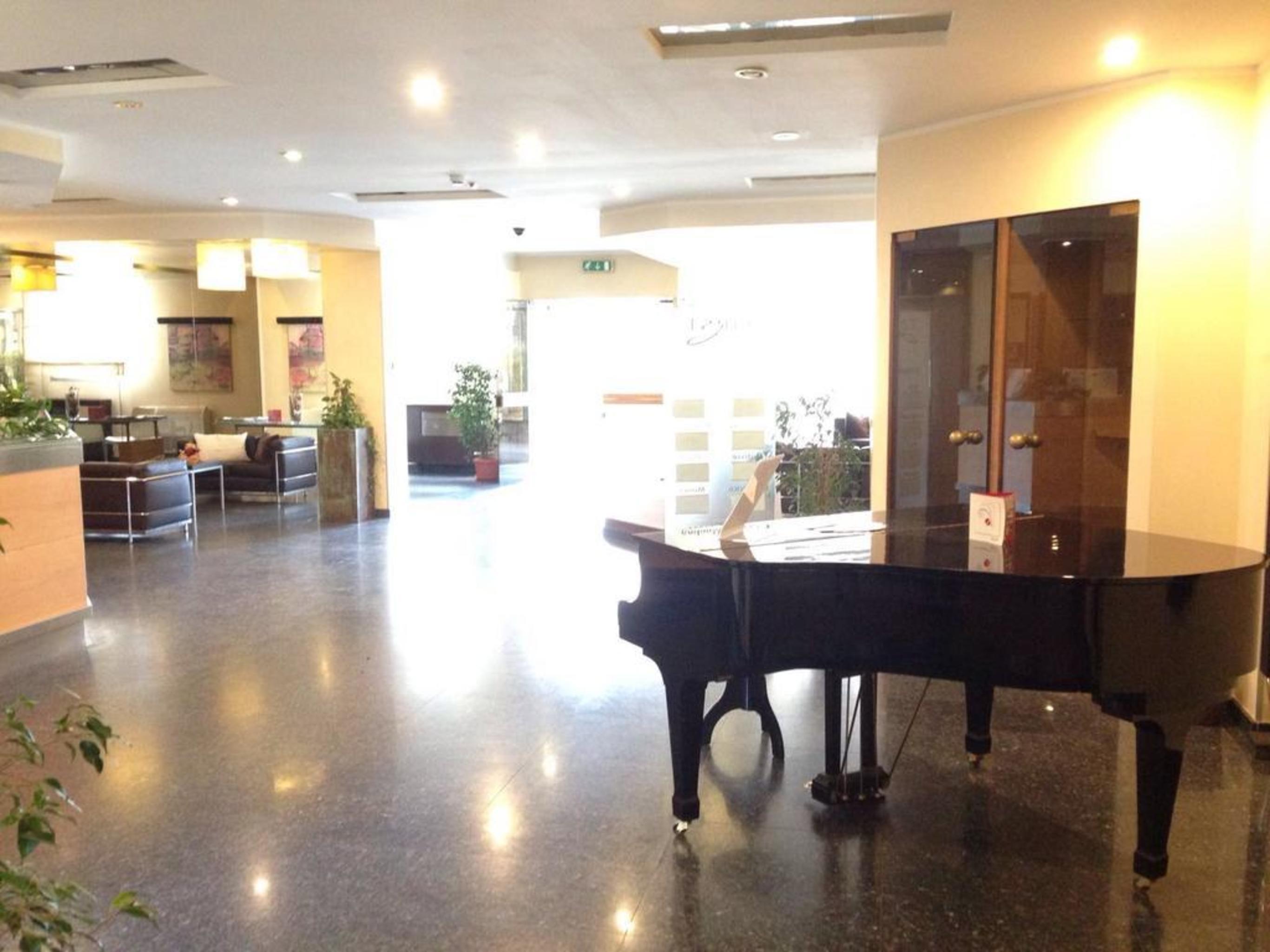 Hotel First Calenzano Ngoại thất bức ảnh